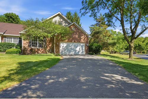 18-6-690 Littleton Trl, Elgin, IL, 60120-7008 | Card Image