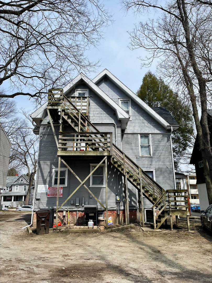 Commercial Sale in Urbana 3