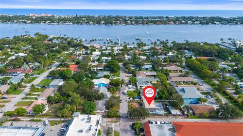 112 Milton St, Lantana, FL, 33462-4638 | Card Image