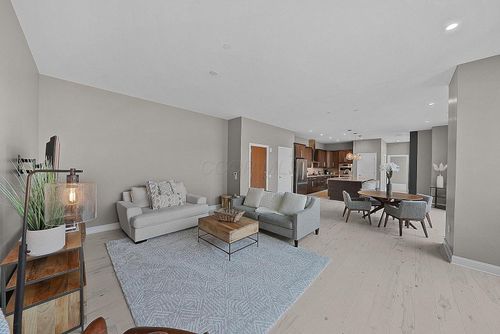 apt-413-250 W Spring St, Columbus, OH, 43215-2473 | Card Image