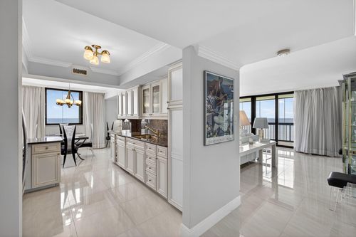 12e-5380 N Ocean Dr, Riviera Beach, FL, 33404-2534 | Card Image