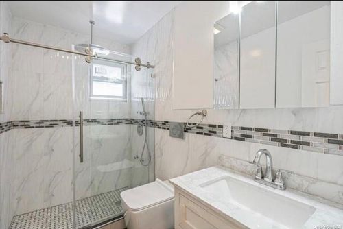 147 Linden Blvd, Jamaica, NY, 11436-1126 | Card Image