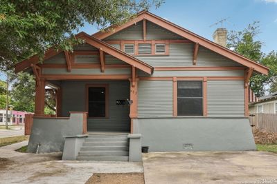 902 W Gramercy Pl, House other with 3 bedrooms, 2 bathrooms and null parking in San Antonio TX | Image 1