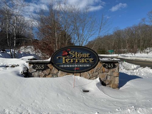 unit-210-265 Edward J Roy Dr, Manchester, NH, 03104-4164 | Card Image