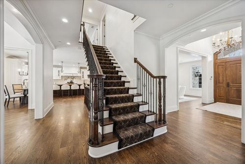 423 56th St, Clarendon Hills, IL, 60514-1505 | Card Image