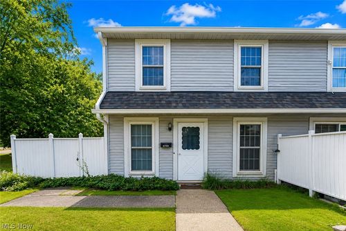310b-20325 Williamsburg Ct, Middleburg Heights, OH, 44130-2450 | Card Image