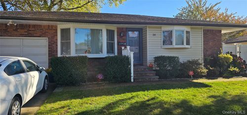 20 Sugarwood Ln, Commack, NY, 11725-3224 | Card Image