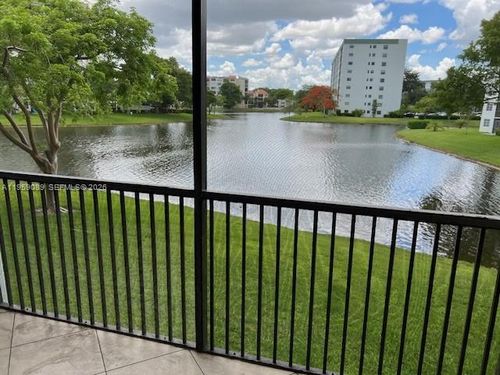 210-2226 N Cypress Bend Dr, Pompano Beach, FL, 33069-5652 | Card Image