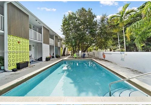 apt-1-6805 N Kendall Dr, Pinecrest, FL, 33156-1528 | Card Image