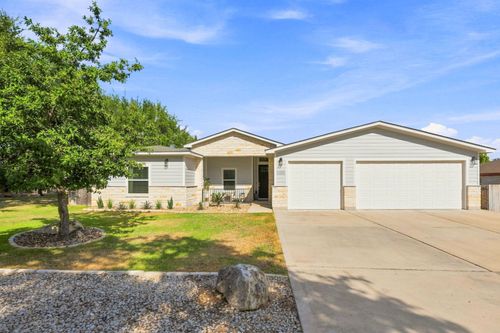 2111 American Dr, Lago Vista, TX, 78645-7405 | Card Image