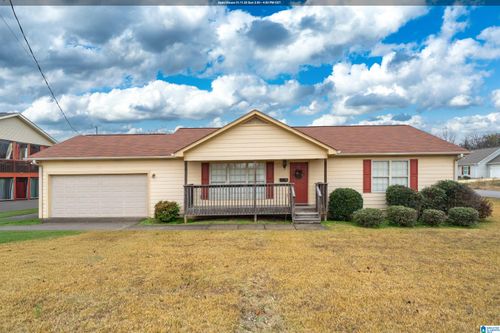 532 9th Ave, Pleasant Grove, AL, 35127-1655 | Card Image