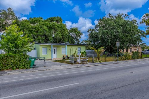 16245 Nw 22nd Ave, Miami Gardens, FL, 33054-2051 | Card Image