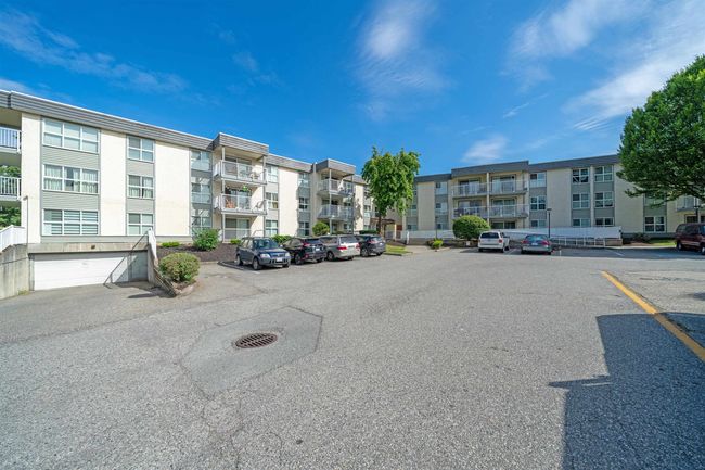 113 - 32870 George Ferguson Way, Condo with 2 bedrooms, 1 bathrooms and 1 parking in Abbotsford BC | Image 1