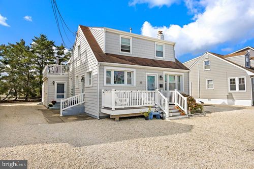 20 W Washington Ave, LONG BEACH TOWNSHIP, NJ, 08008-1045 | Card Image