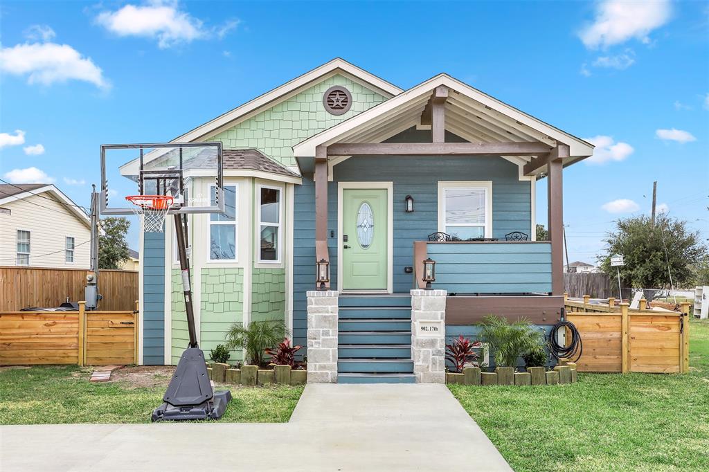 17th St, Dickinson, TX 77539