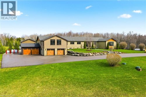 1371 Concession 10 W, Puslinch, ON, N0B2J0 | Card Image