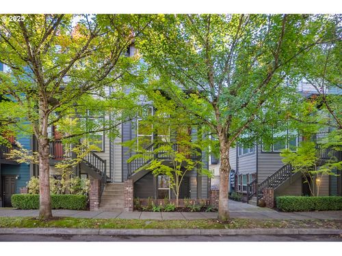 8810 Se 12th Ave, Portland, OR, 97202-7097 | Card Image