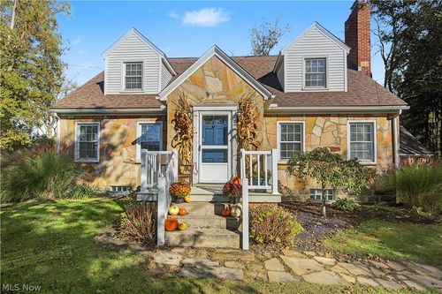 5151 Medina Rd, Copley, OH, 44321-1127 | Card Image