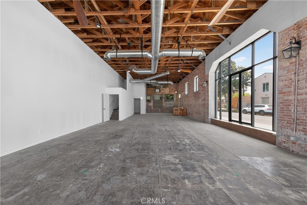 Commercial Lease in Los Angeles 4