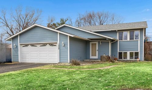1558 9th Street Cir Se, Forest Lake, MN, 55025-1972 | Card Image