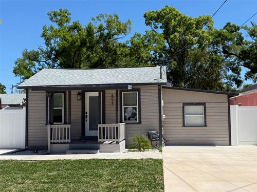 8027 N Newport Ave, TAMPA, FL, 33604-3925 | Card Image