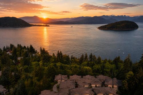 8725 Seascape Dr, West Vancouver, BC, V7W3J7 | Card Image