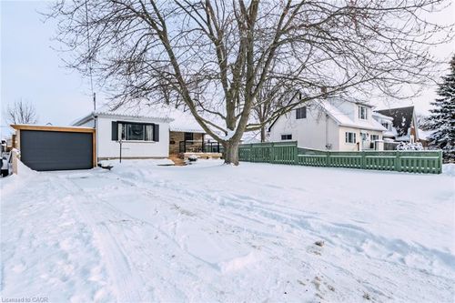 79 Wood St, Brantford, ON, N3R2L1 | Card Image