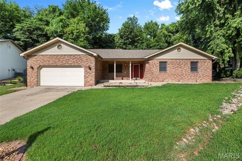 8 Oak Leaf Cir, Collinsville, IL, 62234-5266 | Card Image