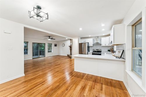 6649 Mckibbon Rd, North Branch, MI, 48461-9657 | Card Image