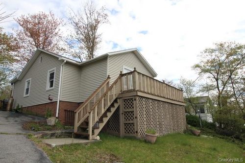 5 Chestnut St W, Wurtsboro, NY, 12790-5626 | Card Image
