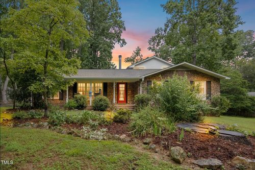 202 Carol St, Carrboro, NC, 27510-1104 | Card Image
