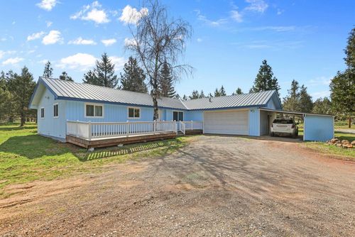 11747 Whispering Pines Dr, Keno, OR, 97627-3095 | Card Image
