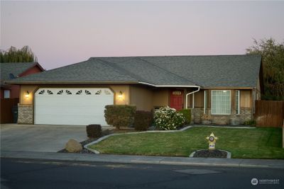 1155 S 3rd Avenue, House other with 3 bedrooms, 2 bathrooms and 2 parking in Othello WA | Image 2