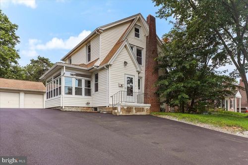 56 N Sproul Rd, BROOMALL, PA, 19008-1917 | Card Image