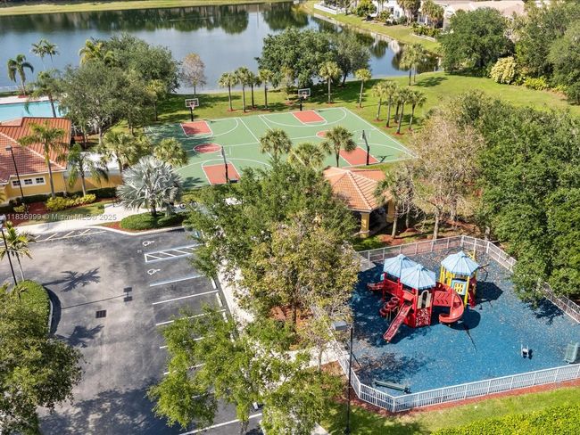 12468 Sw 44 Th Ct, Townhouse with 3 bedrooms, 3 bathrooms and null parking in Miramar FL | Image 28