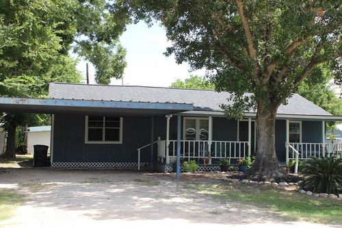 312 Magnusson Ave, Palacios, TX, 77465-3924 | Card Image