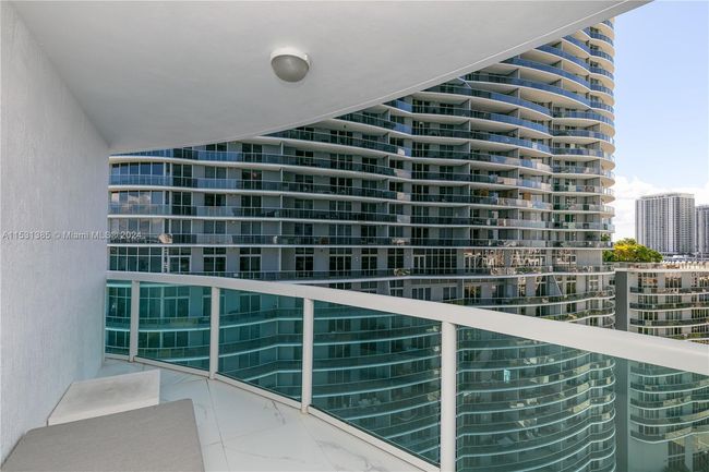 APT-1601 - 1800 N Bayshore Dr, Condo with 3 bedrooms, 3 bathrooms and null parking in Miami FL | Image 45