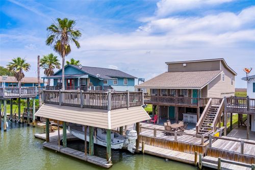 1247 Bay St, Crystal Beach, TX, 77650-2865 | Card Image