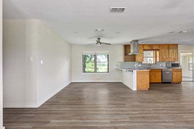 2255 Old Colony Line Rd, House other with 3 bedrooms, 2 bathrooms and 4 parking in Lockhart TX | Image 7