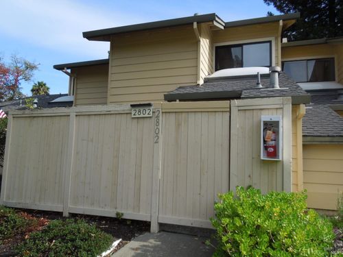 2802 Woodlake Dr, Santa Rosa, CA, 95405-8491 | Card Image