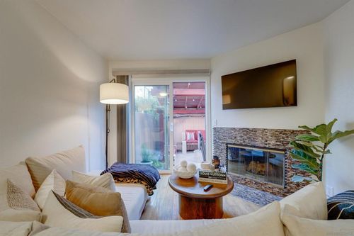 4-2909 Keats St, San Diego, CA, 92106-2345 | Card Image