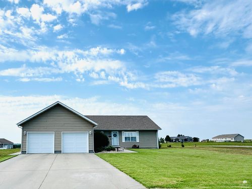 803 Hillcrest Dr, Clay Center, KS, 67432-1572 | Card Image