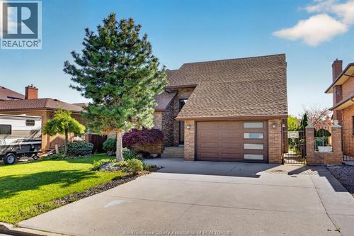 2821 Lionel Dr, Windsor, ON, N8X4X2 | Card Image