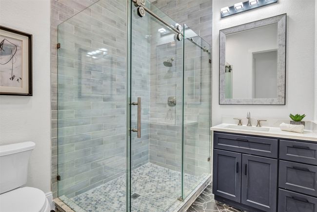Full Hall bath outside bedroom | Image 24