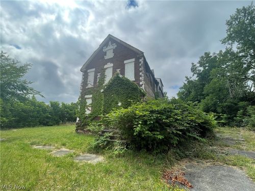 12808 Kinsman Rd, Cleveland, OH, 44120-4432 | Card Image