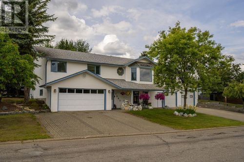 7547 St Patrick Pl, Prince George, BC, V2N4L2 | Card Image