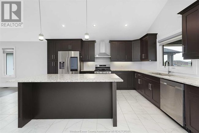 23 Noble Crt, House other with 5 bedrooms, 3 bathrooms and null parking in Amherstburg ON | Image 8