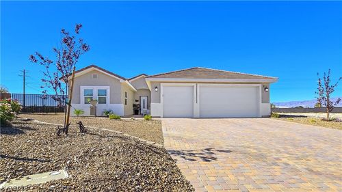 5471 Lincolnwood Ct, Pahrump, NV, 89061-7768 | Card Image