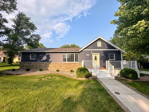 211 3rd Ave N, Waldorf, MN, 56091 | Card Image