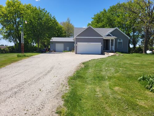 4509 Island Rd, Harvard, IL, 60033-8812 | Card Image